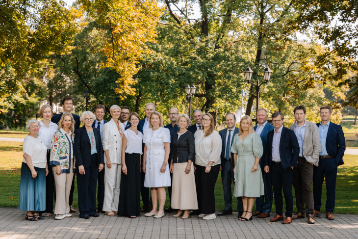 Ziemeļvalstu-Baltijas valstu advokatūru vadītāju tikšanās 2024 Rīgā - kopīgais foto